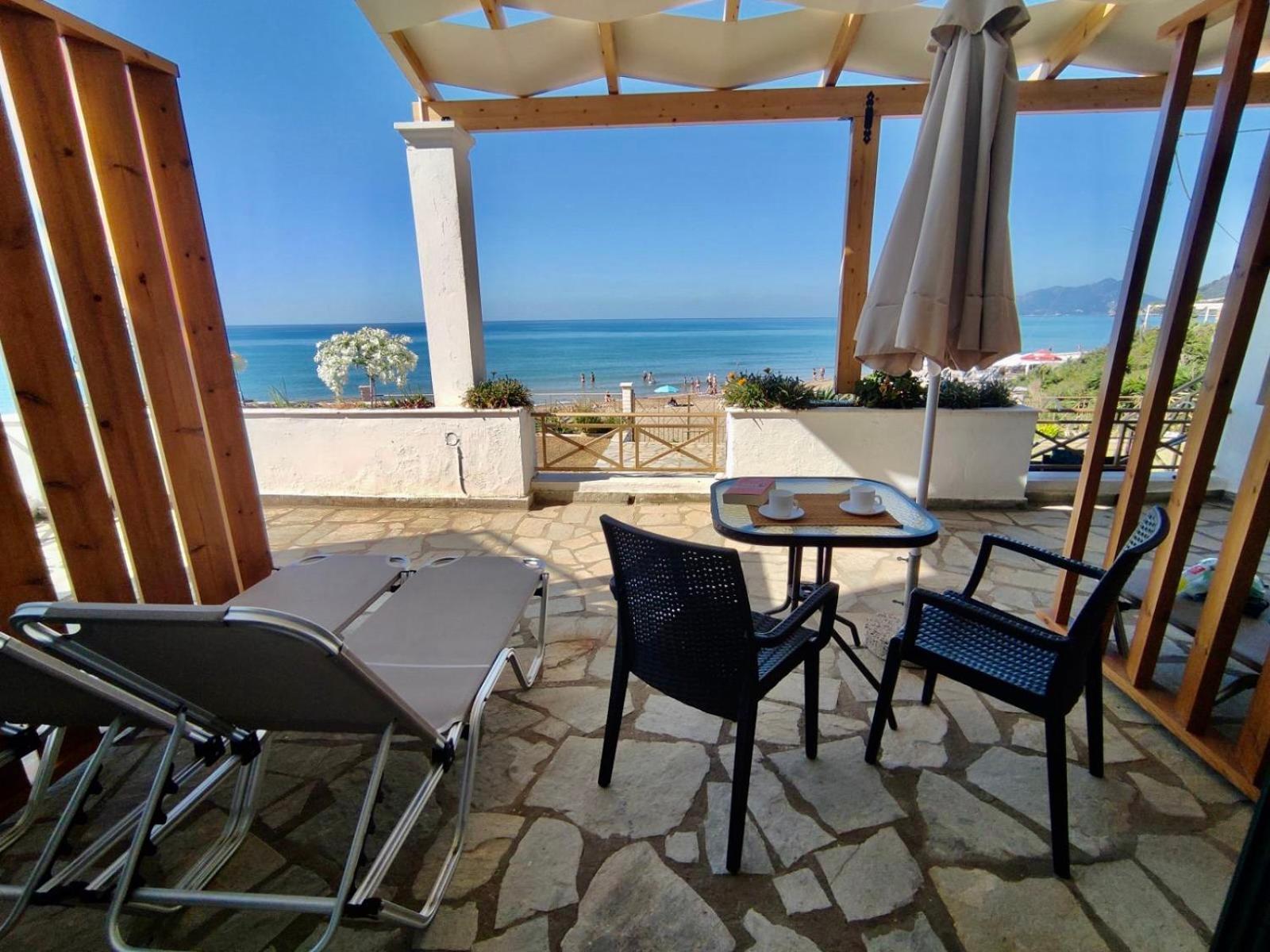 Nereides Apartments Agios Gordios  Buitenkant foto
