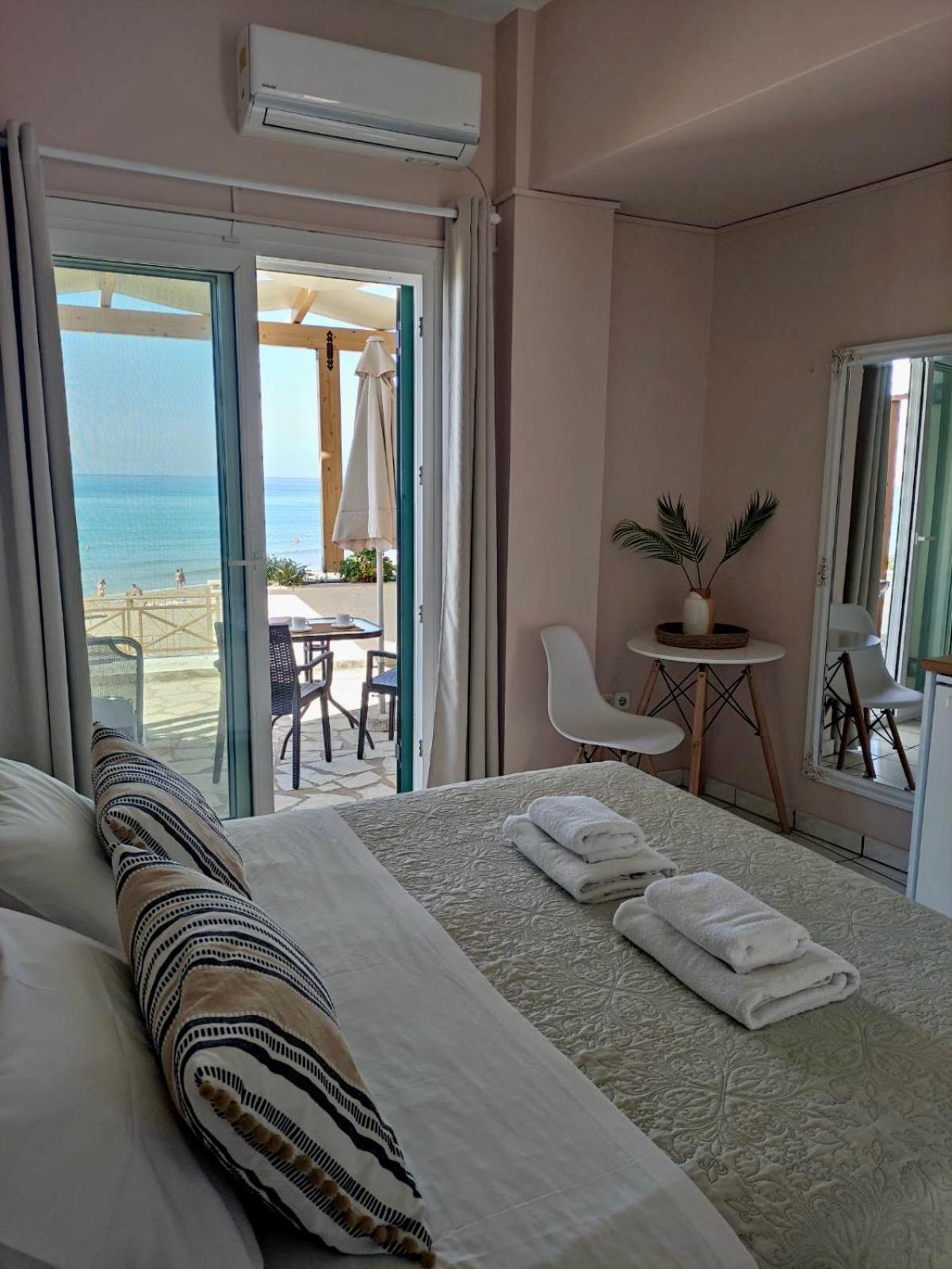 Nereides Apartments Agios Gordios  Buitenkant foto