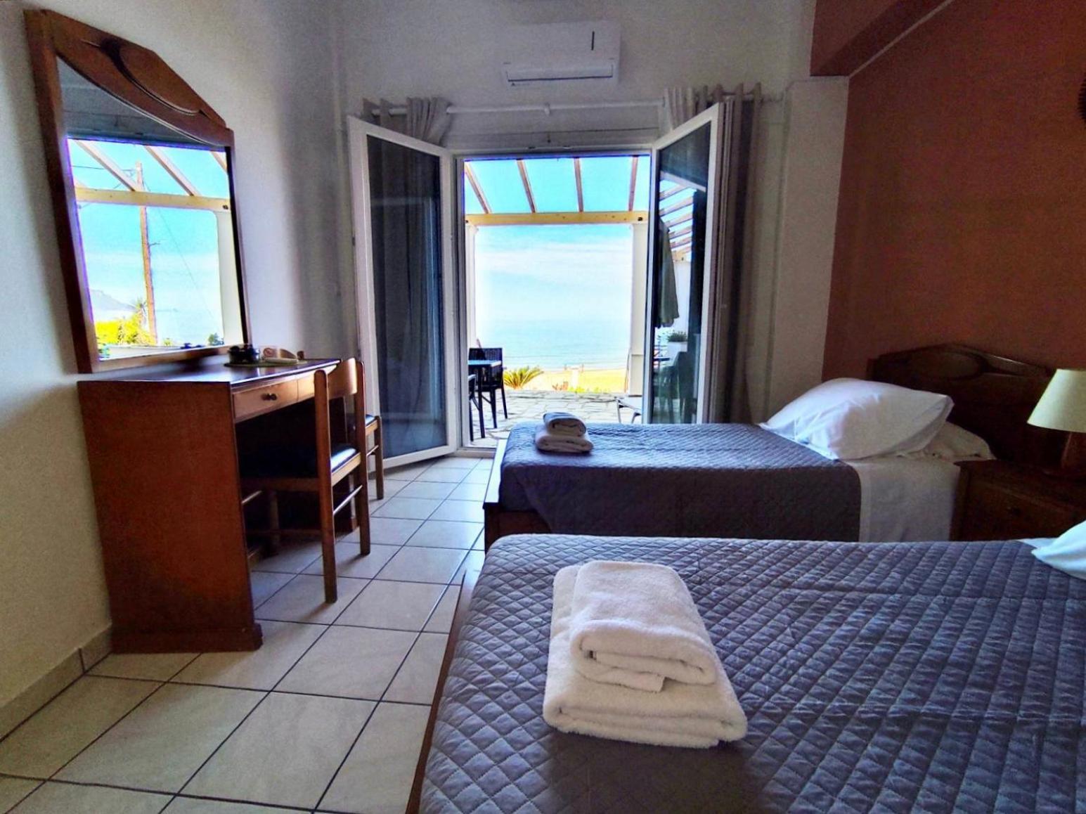 Nereides Apartments Agios Gordios  Buitenkant foto