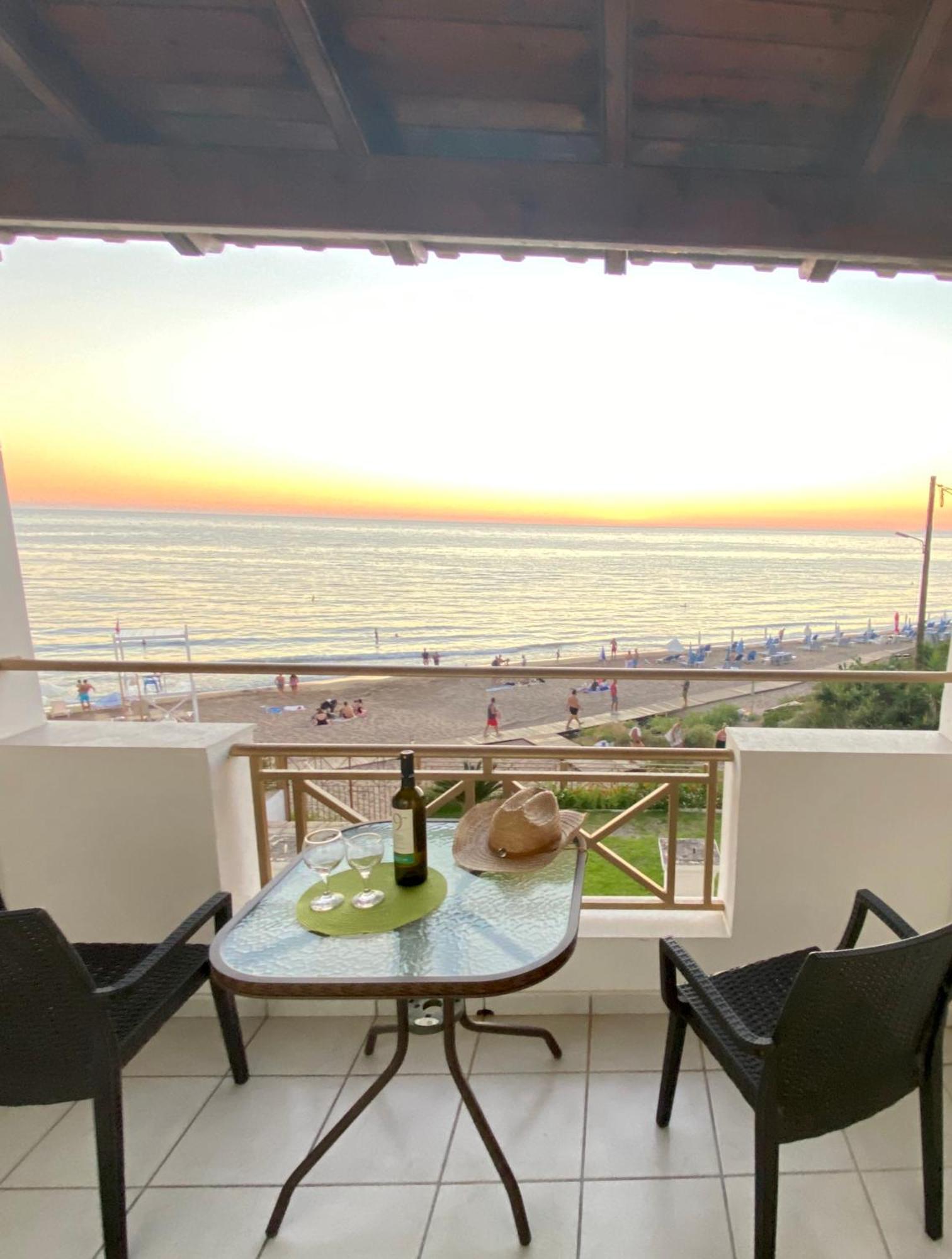 Nereides Apartments Agios Gordios  Buitenkant foto