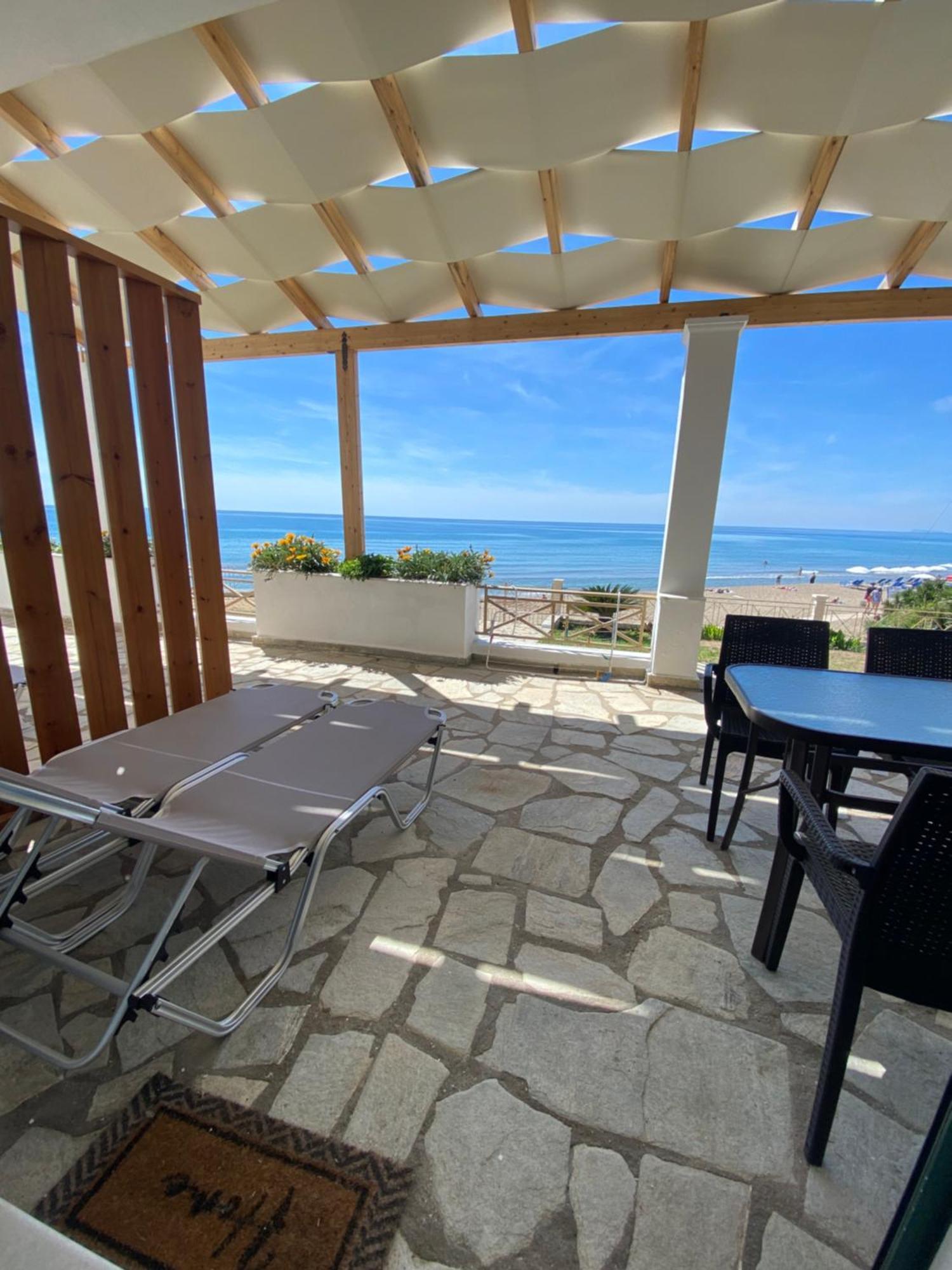 Nereides Apartments Agios Gordios  Buitenkant foto