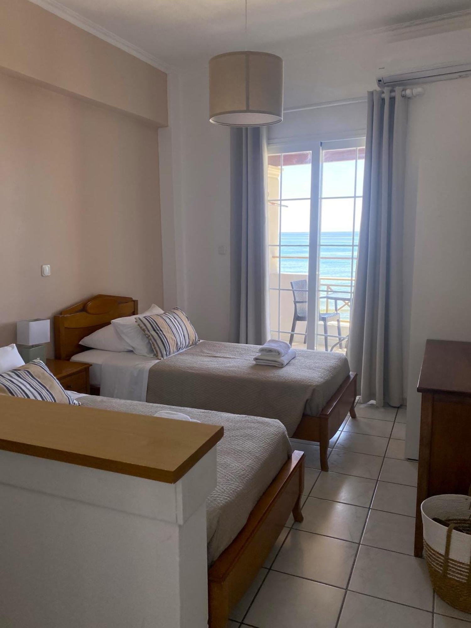 Nereides Apartments Agios Gordios  Buitenkant foto