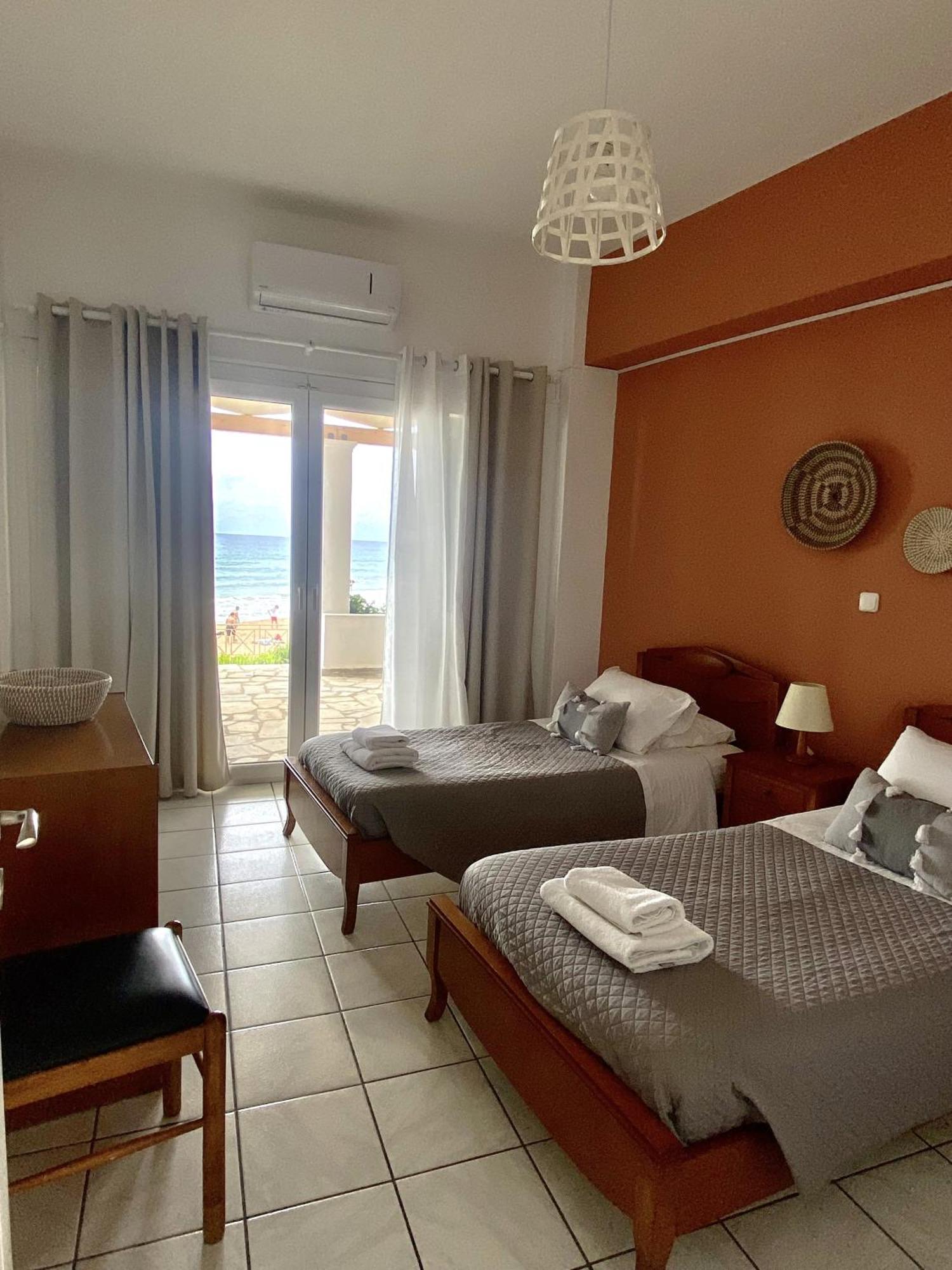 Nereides Apartments Agios Gordios  Buitenkant foto