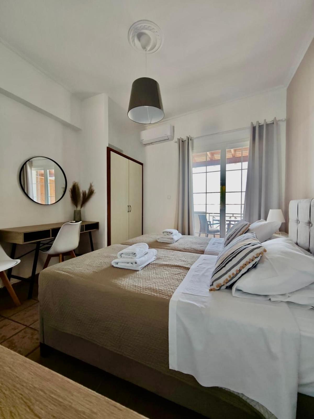 Nereides Apartments Agios Gordios  Buitenkant foto